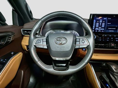 Used 2022 Toyota Highlander Platinum AWD/4WD image 10