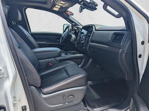 Used 2024 Nissan Titan PRO-4X w/ Pro-4x Convenience Package AWD/4WD image 18