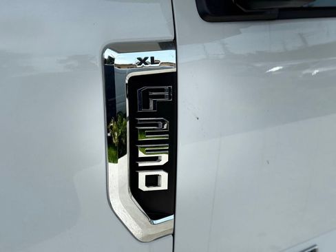 Used 2019 Ford F250 XL w/ Power Equipment Group image 18