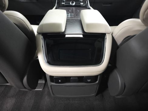 Used 2024 Lincoln Navigator Reserve AWD/4WD image 24