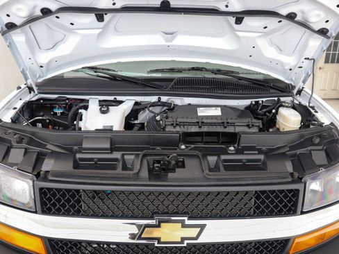 Used 2025 Chevrolet Express 3500 LT w/ LT Preferred Equipment Group image 25