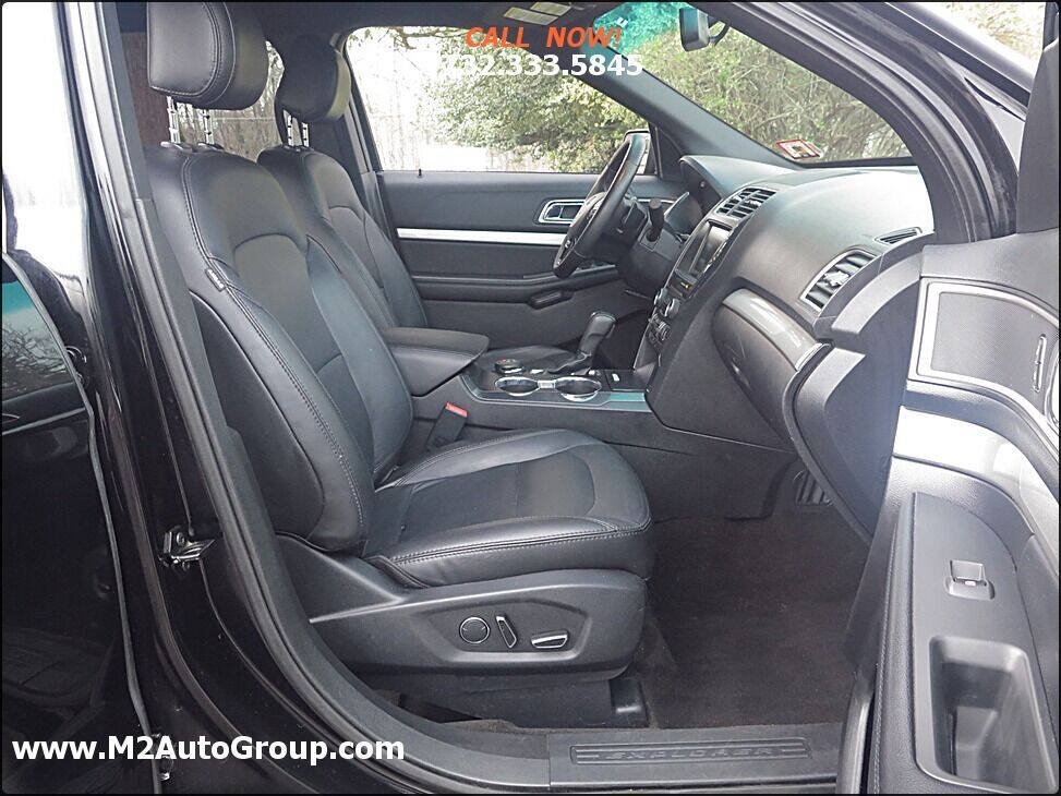 Used 2016 Ford Explorer XLT w/ Equipment Group 202A AWD/4WD image 15