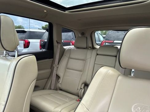 Used 2018 Jeep Grand Cherokee Overland AWD/4WD image 9