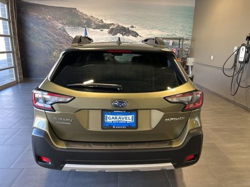 Used 2025 Subaru Outback Limited image 35