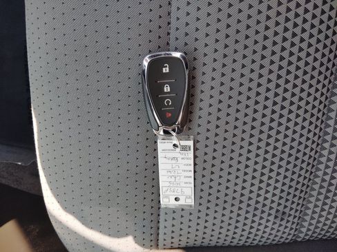 Used 2025 Chevrolet Trax LT FWD image 30