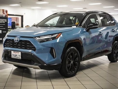 Used 2022 Toyota RAV4 XSE AWD/4WD image 3