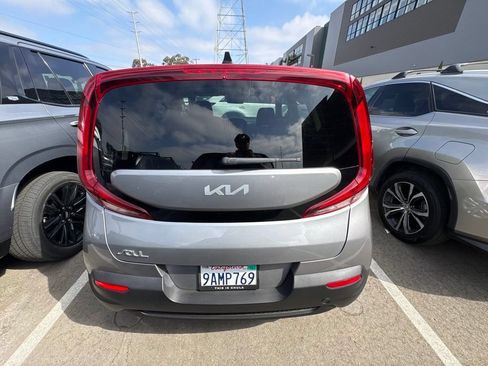 Used 2022 Kia Soul LX FWD image 7