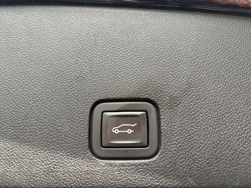 Used 2022 Cadillac XT6 Sport AWD/4WD image 18