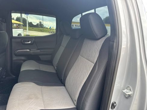 Used 2021 Toyota Tacoma TRD Sport AWD/4WD image 18