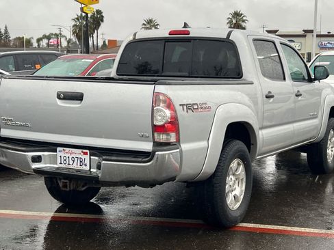 Used 2012 Toyota Tacoma 4x4 Double Cab w/ TRD Off-Road Pkg image 2