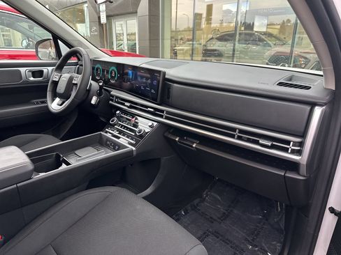 Used 2025 Hyundai Santa Fe SE AWD/4WD image 36