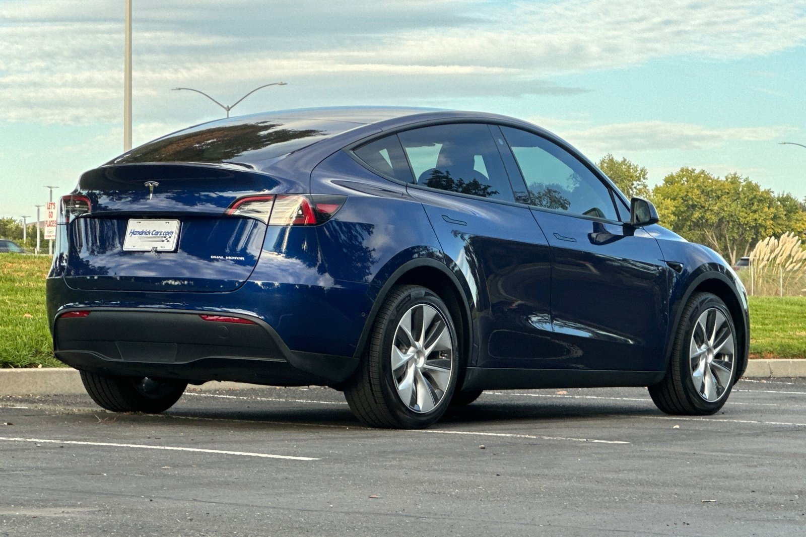 Used 2022 Tesla Model Y Long Range AWD/4WD image 5
