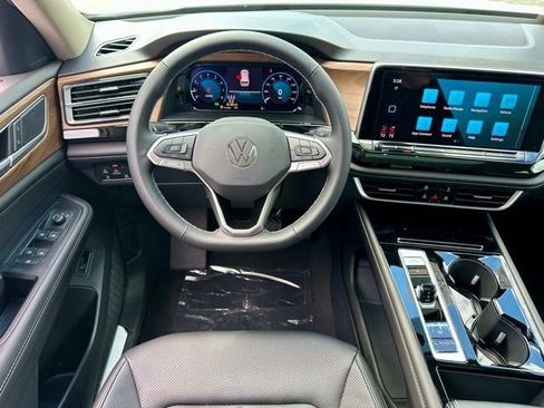 New 2026 Volkswagen Atlas SE FWD image 15