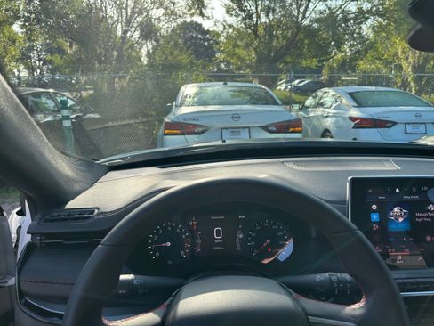Used 2025 Jeep Compass Trailhawk AWD/4WD image 27