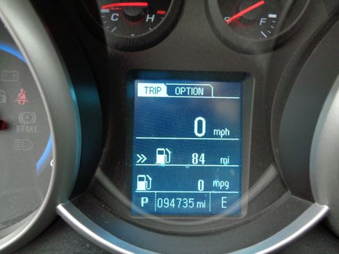 Used 2015 Chevrolet Cruze LT image 13