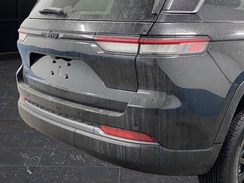 New 2026 Jeep Grand Cherokee Altitude image 35