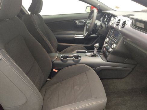 Used 2017 Ford Mustang Coupe RWD image 21