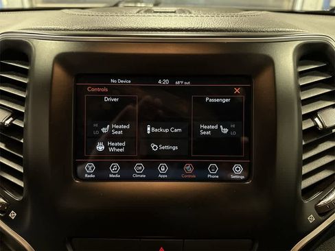 Used 2019 Jeep Cherokee Latitude w/ Cold Weather Group image 30