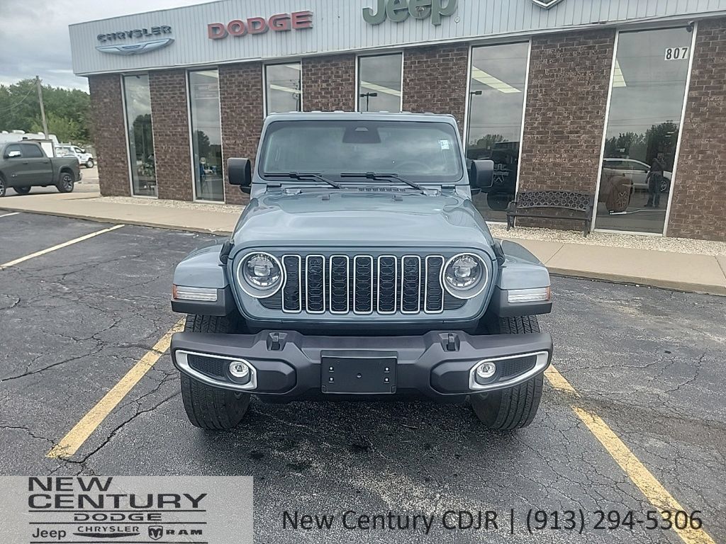 Used 2026 Jeep Wrangler Unlimited Sahara AWD/4WD image 9