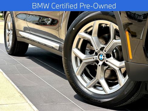 Certified 2024 BMW X3 sDrive30i w/ Premium Package RWD image 2
