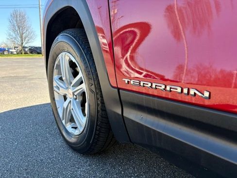 Used 2023 GMC Terrain SLE w/ Driver Convenience Package image 12
