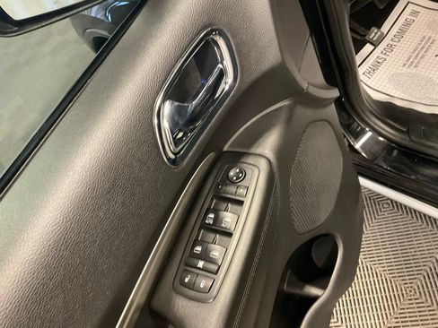 Used 2018 Dodge Durango SXT w/ Quick Order Package 2BB AWD/4WD image 12