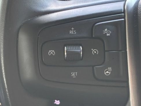 Used 2024 GMC Yukon SLT w/ SLT Luxury Package AWD/4WD image 12