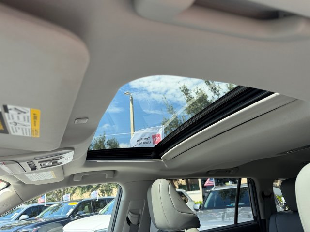 Certified 2022 Toyota Highlander XLE FWD image 20