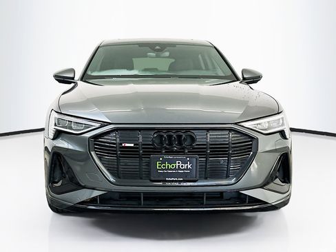 Used 2023 Audi e-tron Premium Plus w/ Premium Plus Package image 2