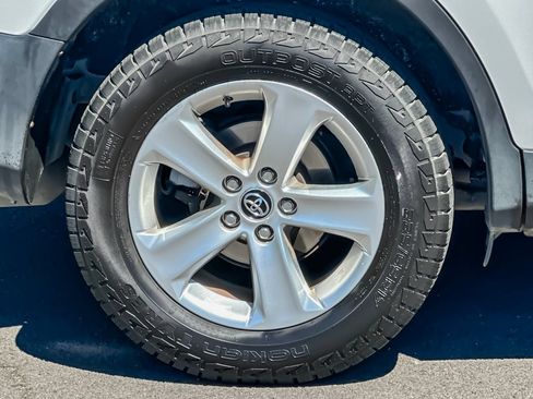 Used 2015 Toyota RAV4 XLE AWD/4WD image 34