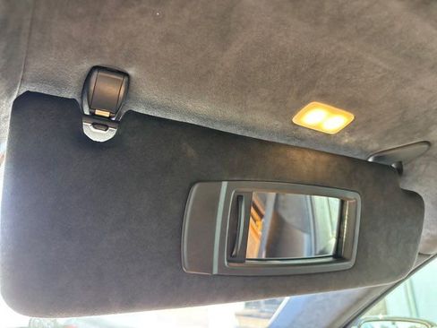 Used 2018 BMW 750i image 40