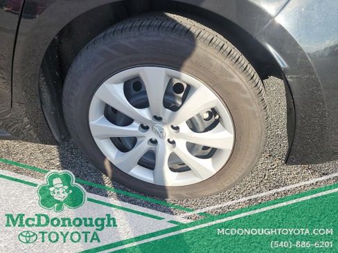 Used 2022 Toyota Corolla LE image 17