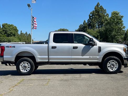 Used 2019 Ford F250 XLT AWD/4WD image 3