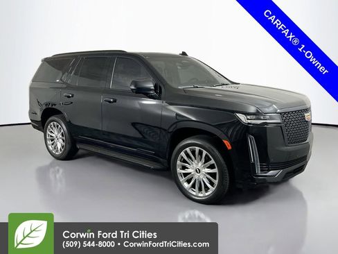 Used 2022 Cadillac Escalade Premium Luxury image 1