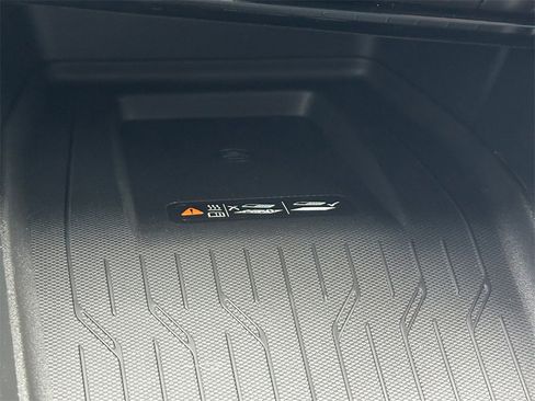 New 2026 Chevrolet Equinox EV LT image 28