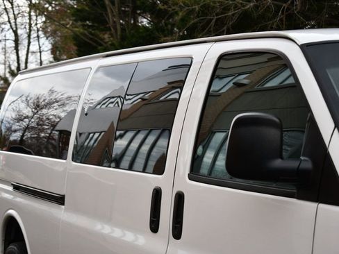 Used 2022 Chevrolet Express 3500 LS image 15