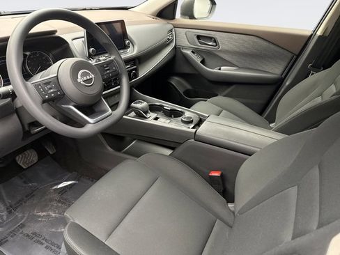 Used 2023 Nissan Rogue S image 10