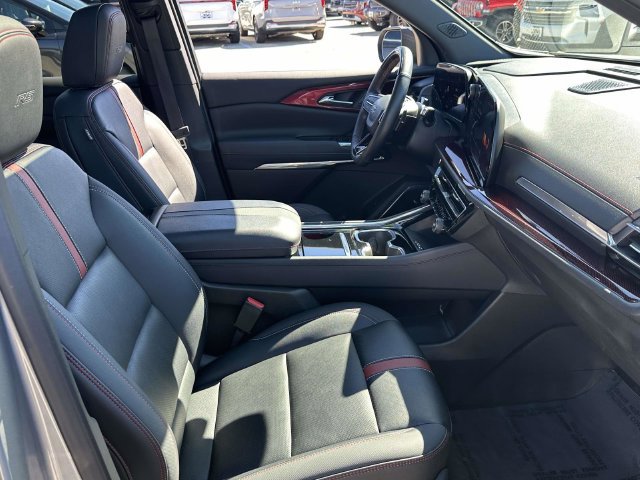 Certified 2025 Chevrolet Traverse RS w/ LPO, Floor Liner Package AWD/4WD image 19