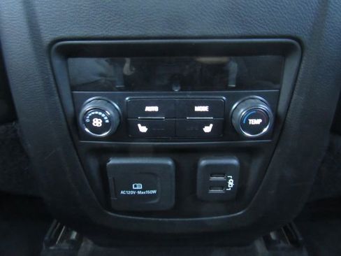 Used 2019 Buick Enclave Premium image 32