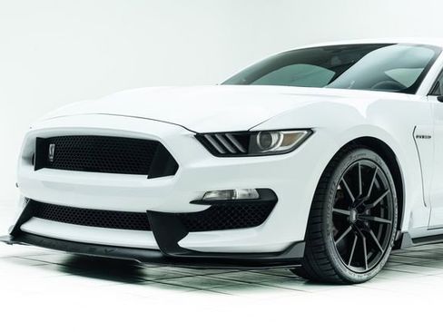 Used 2016 Ford Mustang Shelby GT350 w/ Technology Package RWD image 10