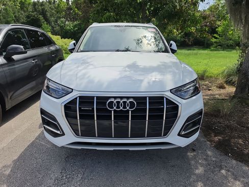 Used 2023 Audi Q5 2.0T Premium w/ Convenience Package AWD/4WD image 2