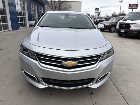 Used 2018 Chevrolet Impala LT FWD image 3