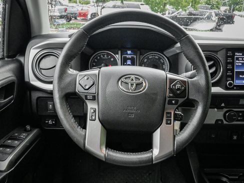 Used 2021 Toyota Tacoma SR5 RWD image 18