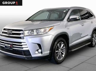 Used 2019 Toyota Highlander XLE FWD video 1