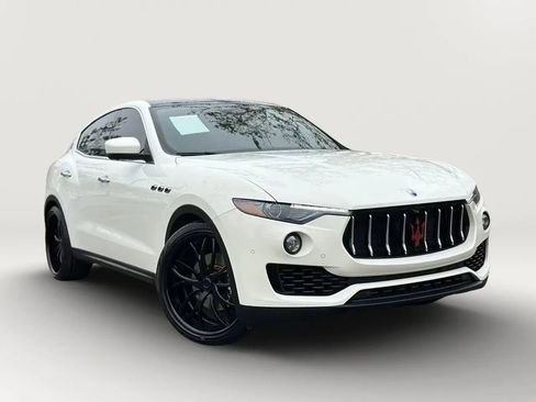 Used 2018 Maserati Levante AWD/4WD image 16