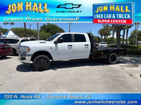 Used 2023 RAM 3500 SLT w/ Quick Order Package 2YG SLT AWD/4WD image 4