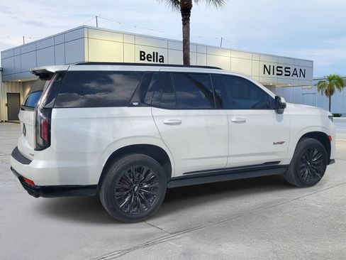 Used 2023 Cadillac Escalade V w/ LPO, ONYX Package AWD/4WD image 7