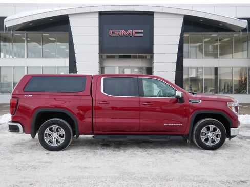 Used 2021 GMC Sierra 1500 SLE image 2