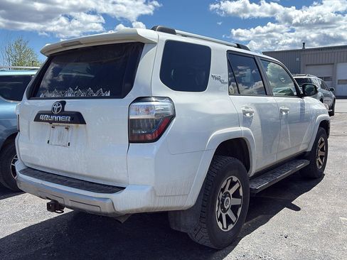 Used 2017 Toyota 4Runner TRD Off-Road Premium AWD/4WD image 3