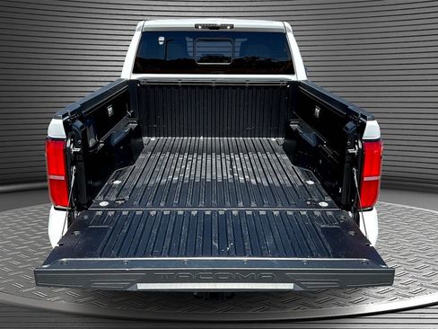 Used 2024 Toyota Tacoma TRD Off-Road image 33